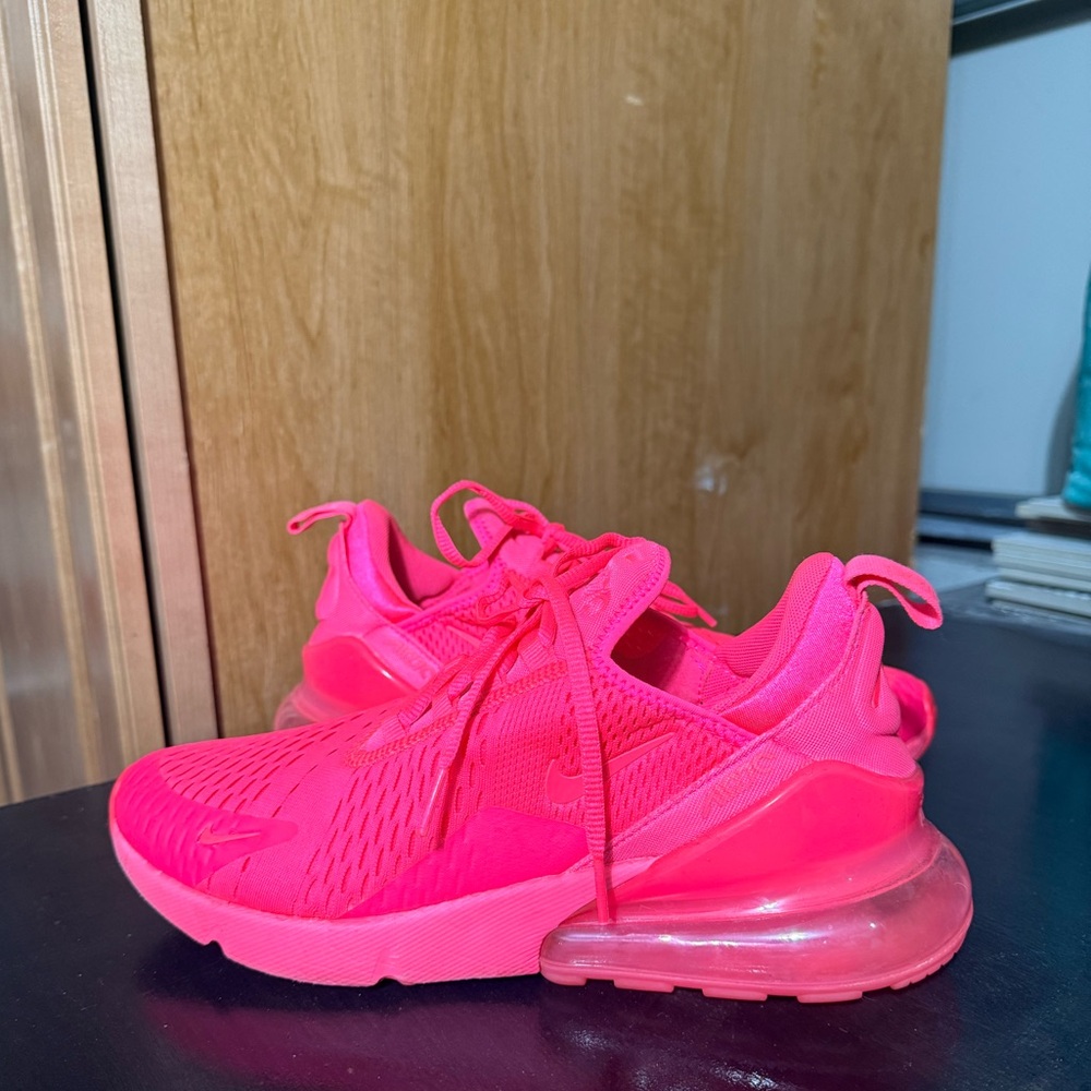 Vibrant Pink Nike air max